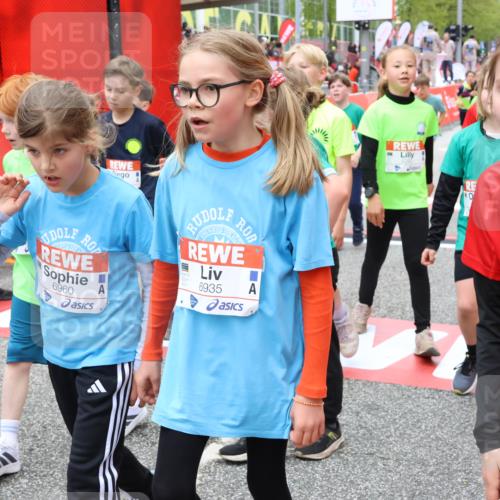 25.04.2026 - Das Zehntel Strokosch-Dieckow http://msf.ph/oto/9580223 25.04.2026 10:53:33 Ziel 5292, 5303, 5689, 5738, 5907, 6113, 6123, 6131, 6147, 6161, 6177, 6409, 6491, 6754, 6840, 6935, 6960, 6987, 7105, 7165, 7167, 7190, 7238, 7299, 7513, 7548, 7608, 7615, 7869, 7890, 7904, 7918, 7921, 7976, 5292, 5303, 5689, 5738, 5907, 6113, 6123, 6131, 6147, 6161, 6177, 6409, 6491, 6754, 6840, 6935, 6960, 6987, 7105, 7165, 7167, 7190, 7238, 7299, 7513, 7548, 7608, 7615, 7869, 7890, 7904, 7918, 7921, 7976 meine-sportfotos.de