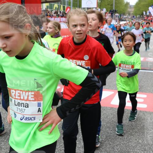 25.04.2026 - Das Zehntel Strokosch-Dieckow http://msf.ph/oto/9580315 25.04.2026 10:53:37 Ziel 5158, 5292, 5303, 5504, 5907, 6081, 6113, 6147, 6409, 6491, 6517, 6745, 6754, 6840, 7105, 7165, 7167, 7190, 7255, 7513, 7548, 7599, 7608, 7629, 7745, 7869, 7890, 7904, 5158, 5292, 5303, 5504, 5907, 6081, 6113, 6147, 6409, 6491, 6517, 6745, 6754, 6840, 7105, 7165, 7167, 7190, 7255, 7513, 7548, 7599, 7608, 7629, 7745, 7869, 7890, 7904 meine-sportfotos.de