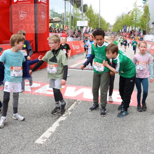 25.04.2026 - Das Zehntel Strokosch-Dieckow http://msf.ph/oto/9580385 25.04.2026 10:53:46 Ziel 5154, 5237, 5427, 5488, 5787, 5884, 5897, 5898, 5925, 6018, 6262, 6266, 6382, 6679, 7456, 7459, 7591, 7672, 7699, 7716, 5154, 5237, 5427, 5488, 5787, 5884, 5897, 5898, 5925, 6018, 6262, 6266, 6382, 6679, 7456, 7459, 7591, 7672, 7699, 7716 meine-sportfotos.de
