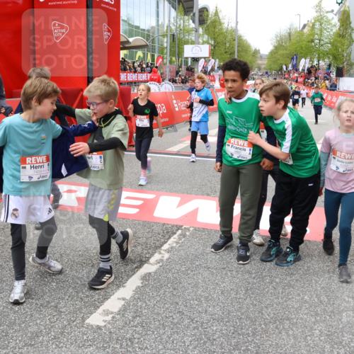 25.04.2026 - Das Zehntel Strokosch-Dieckow http://msf.ph/oto/9580413 25.04.2026 10:53:46 Ziel 5154, 5237, 5427, 5488, 5787, 5884, 5897, 5898, 5925, 6018, 6262, 6266, 6382, 6679, 7456, 7459, 7591, 7672, 7699, 7716, 5154, 5237, 5427, 5488, 5787, 5884, 5897, 5898, 5925, 6018, 6262, 6266, 6382, 6679, 7456, 7459, 7591, 7672, 7699, 7716 meine-sportfotos.de
