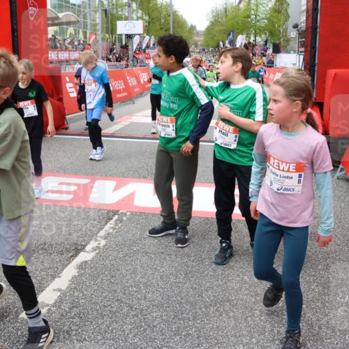 25.04.2026 - Das Zehntel Strokosch-Dieckow http://msf.ph/oto/9580451 25.04.2026 10:53:47 Ziel 5154, 5427, 5488, 5787, 5884, 5897, 5898, 5925, 5928, 6018, 6262, 6266, 6382, 6679, 7395, 7456, 7459, 7591, 7699, 7716, 7986, 5154, 5427, 5488, 5787, 5884, 5897, 5898, 5925, 5928, 6018, 6262, 6266, 6382, 6679, 7395, 7456, 7459, 7591, 7699, 7716, 7986 meine-sportfotos.de