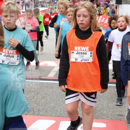 25.04.2026 - Das Zehntel Strokosch-Dieckow http://msf.ph/oto/9580488 25.04.2026 10:53:52 Ziel 5109, 5427, 5695, 5775, 5787, 5807, 5884, 5910, 5925, 5928, 6072, 6313, 6340, 7127, 7128, 7187, 7395, 7533, 7591, 7716, 7750, 7986, 5109, 5427, 5695, 5775, 5787, 5807, 5884, 5910, 5925, 5928, 6072, 6313, 6340, 7127, 7128, 7187, 7395, 7533, 7591, 7716, 7750, 7986 meine-sportfotos.de