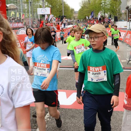 25.04.2026 - Das Zehntel Strokosch-Dieckow http://msf.ph/oto/9580541 25.04.2026 10:54:04 Ziel 5066, 5180, 5289, 5452, 5785, 5819, 5825, 5999, 6073, 6079, 6321, 6535, 6922, 7114, 7168, 7170, 7248, 7424, 7504, 7550, 7733, 7950, 8033, 5066, 5180, 5289, 5452, 5785, 5819, 5825, 5999, 6073, 6079, 6321, 6535, 6922, 7114, 7168, 7170, 7248, 7424, 7504, 7550, 7733, 7950, 8033 meine-sportfotos.de
