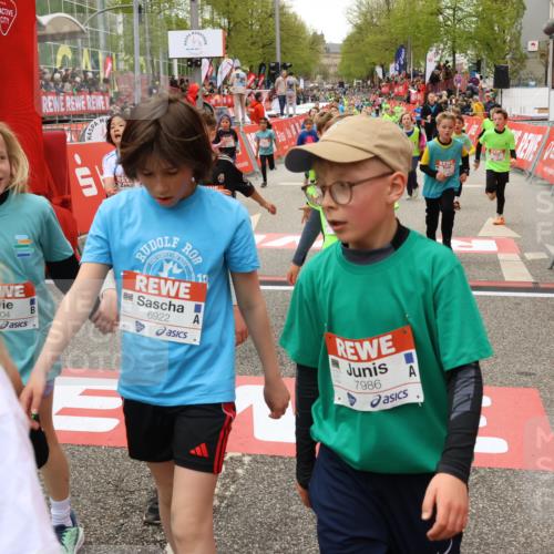 25.04.2026 - Das Zehntel Strokosch-Dieckow http://msf.ph/oto/9580561 25.04.2026 10:54:04 Ziel 5066, 5180, 5289, 5452, 5785, 5819, 5825, 5999, 6073, 6079, 6321, 6535, 6922, 7114, 7168, 7170, 7248, 7424, 7504, 7550, 7733, 7950, 8033, 5066, 5180, 5289, 5452, 5785, 5819, 5825, 5999, 6073, 6079, 6321, 6535, 6922, 7114, 7168, 7170, 7248, 7424, 7504, 7550, 7733, 7950, 8033 meine-sportfotos.de