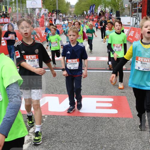 25.04.2026 - Das Zehntel Strokosch-Dieckow http://msf.ph/oto/9580597 25.04.2026 10:54:06 Ziel 5066, 5260, 5289, 5294, 5452, 5779, 5785, 5819, 5825, 5999, 6050, 6079, 6534, 6535, 6868, 6922, 7091, 7168, 7170, 7248, 7424, 7504, 7512, 7550, 7596, 7733, 7860, 7950, 8033, 5066, 5260, 5289, 5294, 5452, 5779, 5785, 5819, 5825, 5999, 6050, 6079, 6534, 6535, 6868, 6922, 7091, 7168, 7170, 7248, 7424, 7504, 7512, 7550, 7596, 7733, 7860, 7950, 8033 meine-sportfotos.de