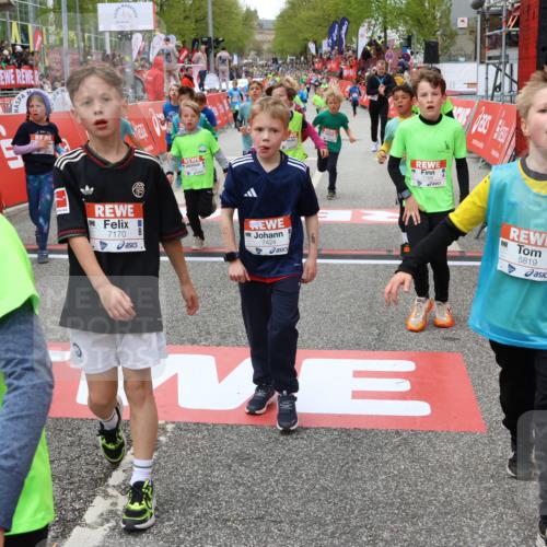 25.04.2026 - Das Zehntel Strokosch-Dieckow http://msf.ph/oto/9580602 25.04.2026 10:54:06 Ziel 5066, 5260, 5289, 5294, 5452, 5779, 5785, 5819, 5825, 5999, 6050, 6079, 6534, 6535, 6868, 6922, 7091, 7168, 7170, 7248, 7424, 7504, 7512, 7550, 7596, 7733, 7860, 7950, 8033, 5066, 5260, 5289, 5294, 5452, 5779, 5785, 5819, 5825, 5999, 6050, 6079, 6534, 6535, 6868, 6922, 7091, 7168, 7170, 7248, 7424, 7504, 7512, 7550, 7596, 7733, 7860, 7950, 8033 meine-sportfotos.de