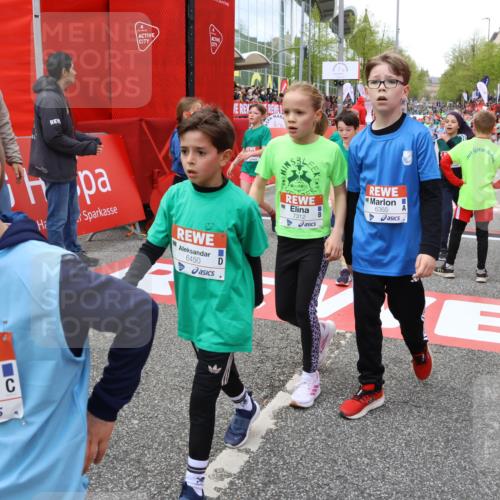 25.04.2026 - Das Zehntel Strokosch-Dieckow http://msf.ph/oto/9580726 25.04.2026 10:54:19 Ziel 5259, 5278, 5279, 5317, 5365, 5710, 6008, 6053, 6365, 6450, 6750, 6941, 6955, 7109, 7166, 7223, 7312, 7641, 7703, 7881, 7889, 7916, 7917, 8048, 8049, 5259, 5278, 5279, 5317, 5365, 5710, 6008, 6053, 6365, 6450, 6750, 6941, 6955, 7109, 7166, 7223, 7312, 7641, 7703, 7881, 7889, 7916, 7917, 8048, 8049 meine-sportfotos.de