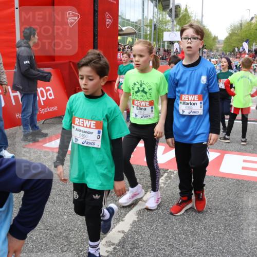 25.04.2026 - Das Zehntel Strokosch-Dieckow http://msf.ph/oto/9580735 25.04.2026 10:54:19 Ziel 5259, 5278, 5279, 5317, 5365, 5710, 6008, 6053, 6365, 6450, 6750, 6941, 6955, 7109, 7166, 7223, 7312, 7641, 7703, 7881, 7889, 7916, 7917, 8048, 8049, 5259, 5278, 5279, 5317, 5365, 5710, 6008, 6053, 6365, 6450, 6750, 6941, 6955, 7109, 7166, 7223, 7312, 7641, 7703, 7881, 7889, 7916, 7917, 8048, 8049 meine-sportfotos.de