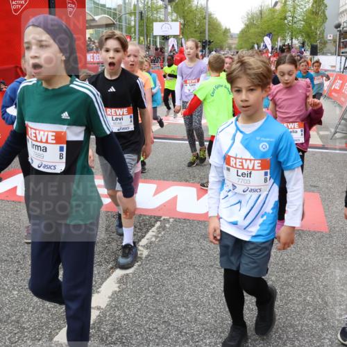 25.04.2026 - Das Zehntel Strokosch-Dieckow http://msf.ph/oto/9580787 25.04.2026 10:54:23 Ziel 5278, 5317, 5318, 5324, 5570, 5701, 5710, 6229, 6237, 6311, 6744, 6750, 7093, 7109, 7166, 7185, 7245, 7247, 7312, 7540, 7544, 7652, 7678, 7703, 7829, 7881, 7889, 7916, 7917, 8048, 8049, 5278, 5317, 5318, 5324, 5570, 5701, 5710, 6229, 6237, 6311, 6744, 6750, 7093, 7109, 7166, 7185, 7245, 7247, 7312, 7540, 7544, 7652, 7678, 7703, 7829, 7881, 7889, 7916, 7917, 8048, 8049 meine-sportfotos.de