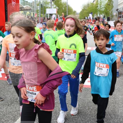 25.04.2026 - Das Zehntel Strokosch-Dieckow http://msf.ph/oto/9580818 25.04.2026 10:54:24 Ziel 5278, 5317, 5318, 5324, 5570, 5701, 5710, 6229, 6237, 6311, 6744, 6750, 7093, 7166, 7185, 7245, 7247, 7540, 7544, 7652, 7678, 7703, 7829, 7885, 7889, 7899, 7916, 7917, 8048, 8049, 5278, 5317, 5318, 5324, 5570, 5701, 5710, 6229, 6237, 6311, 6744, 6750, 7093, 7166, 7185, 7245, 7247, 7540, 7544, 7652, 7678, 7703, 7829, 7885, 7889, 7899, 7916, 7917, 8048, 8049 meine-sportfotos.de