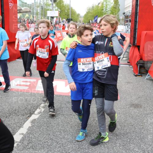 25.04.2026 - Das Zehntel Strokosch-Dieckow http://msf.ph/oto/9580945 25.04.2026 10:54:37 Ziel 5030, 5165, 5173, 5795, 6051, 6106, 6212, 6231, 6763, 6926, 7153, 7243, 7387, 7690, 8059, 5030, 5165, 5173, 5795, 6051, 6106, 6212, 6231, 6763, 6926, 7153, 7243, 7387, 7690, 8059 meine-sportfotos.de