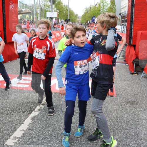 25.04.2026 - Das Zehntel Strokosch-Dieckow http://msf.ph/oto/9580962 25.04.2026 10:54:37 Ziel 5030, 5165, 5173, 5795, 6051, 6106, 6212, 6231, 6763, 6926, 7153, 7243, 7387, 7690, 8059, 5030, 5165, 5173, 5795, 6051, 6106, 6212, 6231, 6763, 6926, 7153, 7243, 7387, 7690, 8059 meine-sportfotos.de