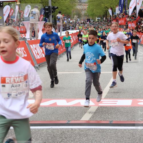 25.04.2026 - Das Zehntel Strokosch-Dieckow http://msf.ph/oto/9581127 25.04.2026 10:56:57 Ziel 5080, 5156, 5270, 5495, 5692, 5711, 6164, 6189, 6475, 6705, 6735, 6842, 6918, 6946, 7074, 7203, 7226, 7310, 7317, 7389, 7638, 7821, 7842, 7878, 5080, 5156, 5270, 5495, 5692, 5711, 6164, 6189, 6475, 6705, 6735, 6842, 6918, 6946, 7074, 7203, 7226, 7310, 7317, 7389, 7638, 7821, 7842, 7878 meine-sportfotos.de
