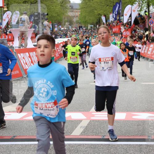 25.04.2026 - Das Zehntel Strokosch-Dieckow http://msf.ph/oto/9581165 25.04.2026 10:56:58 Ziel 5080, 5156, 5495, 5692, 5711, 6164, 6189, 6475, 6705, 6735, 6842, 6918, 7053, 7074, 7203, 7226, 7310, 7389, 7821, 7842, 7878, 5080, 5156, 5495, 5692, 5711, 6164, 6189, 6475, 6705, 6735, 6842, 6918, 7053, 7074, 7203, 7226, 7310, 7389, 7821, 7842, 7878 meine-sportfotos.de