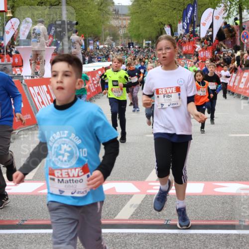 25.04.2026 - Das Zehntel Strokosch-Dieckow http://msf.ph/oto/9581170 25.04.2026 10:56:58 Ziel 5080, 5156, 5495, 5692, 5711, 6164, 6189, 6475, 6705, 6735, 6842, 6918, 7053, 7074, 7203, 7226, 7310, 7389, 7821, 7842, 7878, 5080, 5156, 5495, 5692, 5711, 6164, 6189, 6475, 6705, 6735, 6842, 6918, 7053, 7074, 7203, 7226, 7310, 7389, 7821, 7842, 7878 meine-sportfotos.de