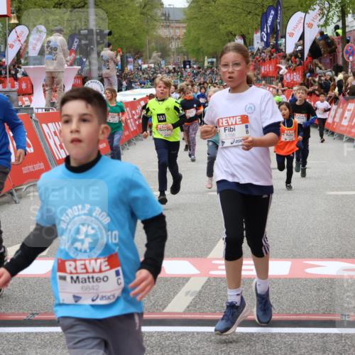 25.04.2026 - Das Zehntel Strokosch-Dieckow http://msf.ph/oto/9581175 25.04.2026 10:56:58 Ziel 5080, 5156, 5495, 5692, 5711, 6164, 6189, 6475, 6705, 6735, 6842, 6918, 7053, 7074, 7203, 7226, 7310, 7389, 7821, 7842, 7878, 5080, 5156, 5495, 5692, 5711, 6164, 6189, 6475, 6705, 6735, 6842, 6918, 7053, 7074, 7203, 7226, 7310, 7389, 7821, 7842, 7878 meine-sportfotos.de