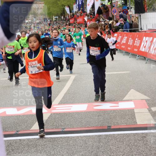 25.04.2026 - Das Zehntel Strokosch-Dieckow http://msf.ph/oto/9581215 25.04.2026 10:57:02 Ziel 5156, 5161, 5480, 6307, 6475, 6735, 6761, 6842, 7047, 7053, 7074, 7203, 7226, 7309, 7363, 7389, 7508, 7821, 7842, 7878, 8012, 5156, 5161, 5480, 6307, 6475, 6735, 6761, 6842, 7047, 7053, 7074, 7203, 7226, 7309, 7363, 7389, 7508, 7821, 7842, 7878, 8012 meine-sportfotos.de
