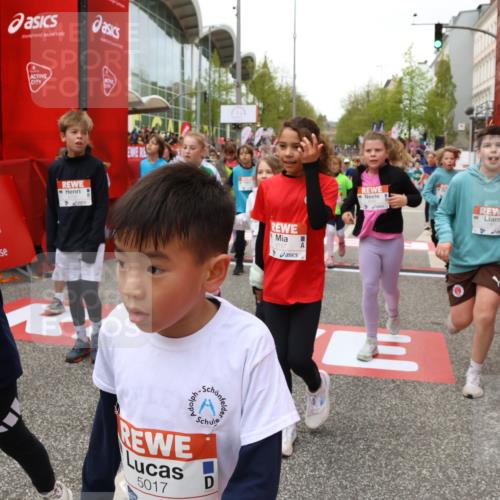 25.04.2026 - Das Zehntel Strokosch-Dieckow http://msf.ph/oto/9581348 25.04.2026 10:57:10 Ziel 5003, 5017, 5167, 5239, 5268, 5412, 5434, 5449, 5585, 5601, 5783, 5784, 5870, 5896, 6085, 6157, 6293, 6300, 6301, 6307, 6495, 6515, 6702, 6980, 7309, 7326, 7390, 7605, 7632, 7818, 7943, 8028, 8034, 8038, 5003, 5017, 5167, 5239, 5268, 5412, 5434, 5449, 5585, 5601, 5783, 5784, 5870, 5896, 6085, 6157, 6293, 6300, 6301, 6307, 6495, 6515, 6702, 6980, 7309, 7326, 7390, 7605, 7632, 7818, 7943, 8028, 8034, 8038 meine-sportfotos.de