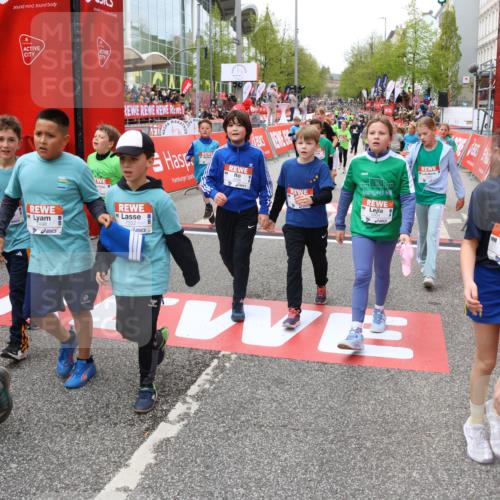 25.04.2026 - Das Zehntel Strokosch-Dieckow http://msf.ph/oto/9581424 25.04.2026 10:57:15 Ziel 5003, 5167, 5239, 5268, 5277, 5426, 5434, 5449, 5509, 5601, 5671, 5760, 5783, 5784, 5828, 5904, 6085, 6504, 6506, 6558, 6675, 7328, 7390, 7498, 7552, 7555, 7574, 7605, 7632, 7818, 7988, 8038, 5003, 5167, 5239, 5268, 5277, 5426, 5434, 5449, 5509, 5601, 5671, 5760, 5783, 5784, 5828, 5904, 6085, 6504, 6506, 6558, 6675, 7328, 7390, 7498, 7552, 7555, 7574, 7605, 7632, 7818, 7988, 8038 meine-sportfotos.de