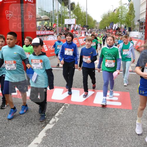 25.04.2026 - Das Zehntel Strokosch-Dieckow http://msf.ph/oto/9581438 25.04.2026 10:57:15 Ziel 5003, 5167, 5239, 5268, 5277, 5426, 5434, 5449, 5509, 5601, 5671, 5760, 5783, 5784, 5828, 5904, 6085, 6504, 6506, 6558, 6675, 7328, 7390, 7498, 7552, 7555, 7574, 7605, 7632, 7818, 7988, 8038, 5003, 5167, 5239, 5268, 5277, 5426, 5434, 5449, 5509, 5601, 5671, 5760, 5783, 5784, 5828, 5904, 6085, 6504, 6506, 6558, 6675, 7328, 7390, 7498, 7552, 7555, 7574, 7605, 7632, 7818, 7988, 8038 meine-sportfotos.de