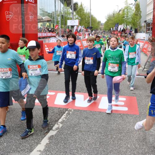 25.04.2026 - Das Zehntel Strokosch-Dieckow http://msf.ph/oto/9581461 25.04.2026 10:57:16 Ziel 5003, 5167, 5239, 5268, 5277, 5426, 5434, 5449, 5509, 5601, 5671, 5760, 5783, 5828, 5904, 6085, 6504, 6506, 6558, 6675, 7316, 7328, 7390, 7498, 7552, 7555, 7574, 7632, 7988, 5003, 5167, 5239, 5268, 5277, 5426, 5434, 5449, 5509, 5601, 5671, 5760, 5783, 5828, 5904, 6085, 6504, 6506, 6558, 6675, 7316, 7328, 7390, 7498, 7552, 7555, 7574, 7632, 7988 meine-sportfotos.de