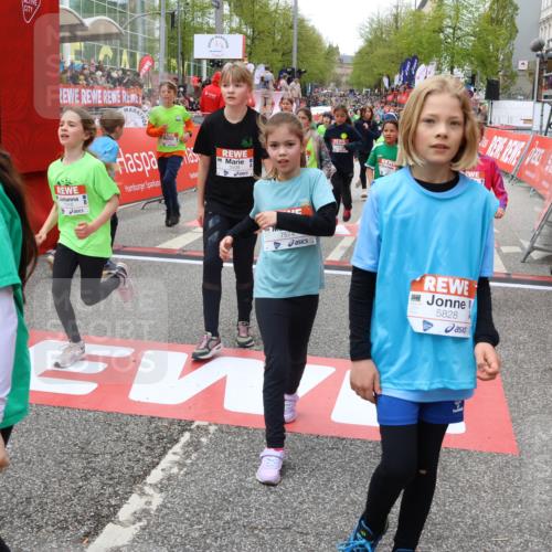 25.04.2026 - Das Zehntel Strokosch-Dieckow http://msf.ph/oto/9581624 25.04.2026 10:57:19 Ziel 5264, 5267, 5277, 5426, 5509, 5523, 5671, 5760, 5828, 5894, 5904, 5909, 6082, 6504, 6506, 6558, 6665, 6672, 6675, 6816, 7316, 7328, 7498, 7552, 7555, 7574, 7978, 7988, 5264, 5267, 5277, 5426, 5509, 5523, 5671, 5760, 5828, 5894, 5904, 5909, 6082, 6504, 6506, 6558, 6665, 6672, 6675, 6816, 7316, 7328, 7498, 7552, 7555, 7574, 7978, 7988 meine-sportfotos.de