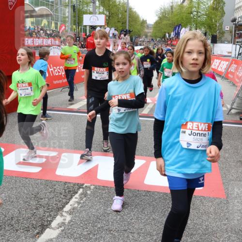 25.04.2026 - Das Zehntel Strokosch-Dieckow http://msf.ph/oto/9581636 25.04.2026 10:57:19 Ziel 5264, 5267, 5277, 5426, 5509, 5523, 5671, 5760, 5828, 5894, 5904, 5909, 6082, 6504, 6506, 6558, 6665, 6672, 6675, 6816, 7316, 7328, 7498, 7552, 7555, 7574, 7978, 7988, 5264, 5267, 5277, 5426, 5509, 5523, 5671, 5760, 5828, 5894, 5904, 5909, 6082, 6504, 6506, 6558, 6665, 6672, 6675, 6816, 7316, 7328, 7498, 7552, 7555, 7574, 7978, 7988 meine-sportfotos.de