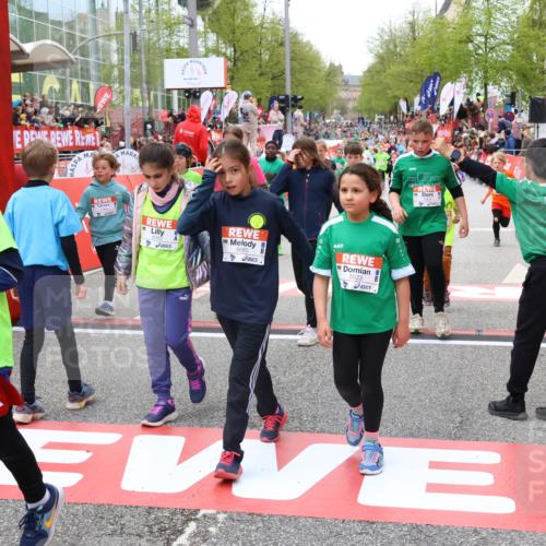 25.04.2026 - Das Zehntel Strokosch-Dieckow http://msf.ph/oto/9581677 25.04.2026 10:57:22 Ziel 5264, 5267, 5277, 5305, 5509, 5523, 5534, 5760, 5828, 5894, 5909, 6082, 6187, 6207, 6360, 6488, 6504, 6558, 6665, 6672, 6734, 6816, 7052, 7211, 7316, 7429, 7574, 7978, 5264, 5267, 5277, 5305, 5509, 5523, 5534, 5760, 5828, 5894, 5909, 6082, 6187, 6207, 6360, 6488, 6504, 6558, 6665, 6672, 6734, 6816, 7052, 7211, 7316, 7429, 7574, 7978 meine-sportfotos.de