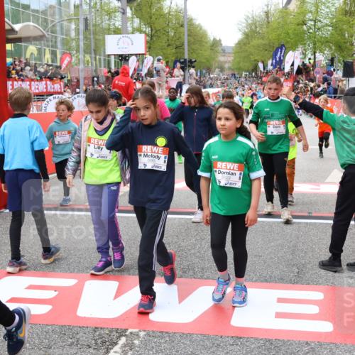 25.04.2026 - Das Zehntel Strokosch-Dieckow http://msf.ph/oto/9581689 25.04.2026 10:57:22 Ziel 5264, 5267, 5277, 5305, 5509, 5523, 5534, 5760, 5828, 5894, 5909, 6082, 6187, 6207, 6360, 6488, 6504, 6558, 6665, 6672, 6734, 6816, 7052, 7211, 7316, 7429, 7574, 7978, 5264, 5267, 5277, 5305, 5509, 5523, 5534, 5760, 5828, 5894, 5909, 6082, 6187, 6207, 6360, 6488, 6504, 6558, 6665, 6672, 6734, 6816, 7052, 7211, 7316, 7429, 7574, 7978 meine-sportfotos.de