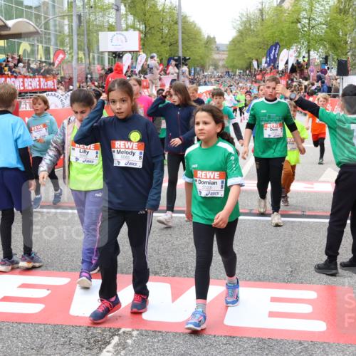 25.04.2026 - Das Zehntel Strokosch-Dieckow http://msf.ph/oto/9581727 25.04.2026 10:57:22 Ziel 5264, 5267, 5277, 5305, 5509, 5523, 5534, 5760, 5828, 5894, 5909, 6082, 6187, 6207, 6360, 6488, 6504, 6558, 6665, 6672, 6734, 6816, 7052, 7211, 7316, 7429, 7574, 7978, 5264, 5267, 5277, 5305, 5509, 5523, 5534, 5760, 5828, 5894, 5909, 6082, 6187, 6207, 6360, 6488, 6504, 6558, 6665, 6672, 6734, 6816, 7052, 7211, 7316, 7429, 7574, 7978 meine-sportfotos.de