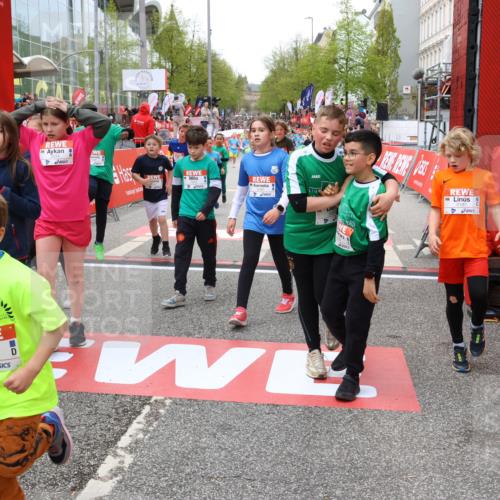 25.04.2026 - Das Zehntel Strokosch-Dieckow http://msf.ph/oto/9581887 25.04.2026 10:57:25 Ziel 5264, 5267, 5305, 5469, 5523, 5534, 5557, 5559, 5894, 5909, 6082, 6187, 6207, 6230, 6360, 6477, 6482, 6488, 6665, 6672, 6734, 6816, 6818, 7052, 7211, 7429, 7978, 8043, 8045, 5264, 5267, 5305, 5469, 5523, 5534, 5557, 5559, 5894, 5909, 6082, 6187, 6207, 6230, 6360, 6477, 6482, 6488, 6665, 6672, 6734, 6816, 6818, 7052, 7211, 7429, 7978, 8043, 8045 meine-sportfotos.de