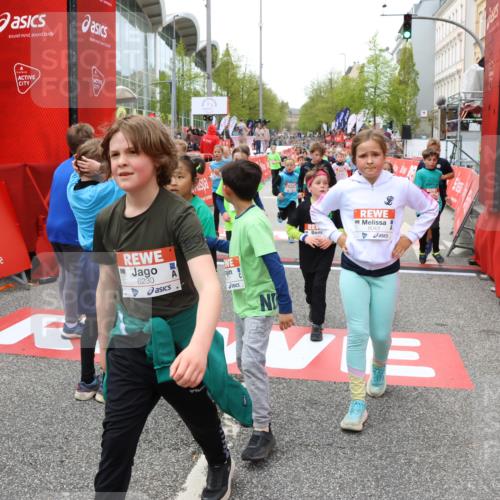 25.04.2026 - Das Zehntel Strokosch-Dieckow http://msf.ph/oto/9582092 25.04.2026 10:57:29 Ziel 5000, 5258, 5284, 5469, 5557, 5559, 5567, 5571, 5746, 5749, 5856, 6187, 6207, 6230, 6279, 6360, 6477, 6482, 6488, 6734, 6818, 6859, 7027, 8043, 8045, 5000, 5258, 5284, 5469, 5557, 5559, 5567, 5571, 5746, 5749, 5856, 6187, 6207, 6230, 6279, 6360, 6477, 6482, 6488, 6734, 6818, 6859, 7027, 8043, 8045 meine-sportfotos.de
