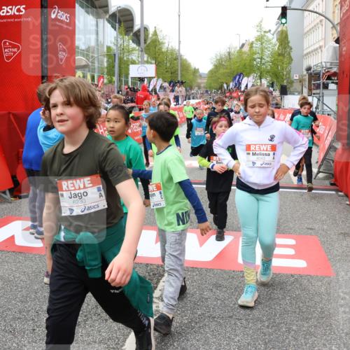 25.04.2026 - Das Zehntel Strokosch-Dieckow http://msf.ph/oto/9582103 25.04.2026 10:57:29 Ziel 5000, 5258, 5284, 5469, 5557, 5559, 5567, 5571, 5746, 5749, 5856, 6187, 6207, 6230, 6279, 6360, 6477, 6482, 6488, 6734, 6818, 6859, 7027, 8043, 8045, 5000, 5258, 5284, 5469, 5557, 5559, 5567, 5571, 5746, 5749, 5856, 6187, 6207, 6230, 6279, 6360, 6477, 6482, 6488, 6734, 6818, 6859, 7027, 8043, 8045 meine-sportfotos.de