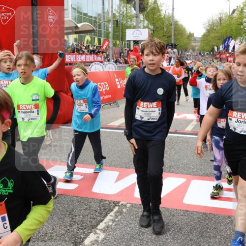 25.04.2026 - Das Zehntel Strokosch-Dieckow http://msf.ph/oto/9582181 25.04.2026 10:57:32 Ziel 5000, 5258, 5284, 5469, 5567, 5571, 5746, 5749, 5764, 5855, 5856, 6230, 6279, 6477, 6482, 6645, 6697, 6716, 6756, 6818, 6859, 7027, 7120, 7141, 7405, 8043, 8045, 5000, 5258, 5284, 5469, 5567, 5571, 5746, 5749, 5764, 5855, 5856, 6230, 6279, 6477, 6482, 6645, 6697, 6716, 6756, 6818, 6859, 7027, 7120, 7141, 7405, 8043, 8045 meine-sportfotos.de