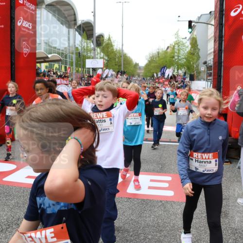 25.04.2026 - Das Zehntel Strokosch-Dieckow http://msf.ph/oto/9582240 25.04.2026 10:57:35 Ziel 5000, 5258, 5567, 5571, 5657, 5661, 5708, 5746, 5749, 5764, 5813, 5855, 5856, 6279, 6416, 6502, 6619, 6627, 6628, 6645, 6697, 6716, 6755, 6756, 6859, 7027, 7120, 7141, 7405, 7665, 8013, 5000, 5258, 5567, 5571, 5657, 5661, 5708, 5746, 5749, 5764, 5813, 5855, 5856, 6279, 6416, 6502, 6619, 6627, 6628, 6645, 6697, 6716, 6755, 6756, 6859, 7027, 7120, 7141, 7405, 7665, 8013 meine-sportfotos.de