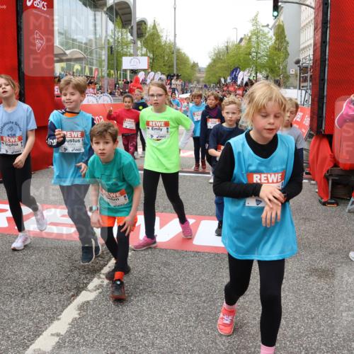 25.04.2026 - Das Zehntel Strokosch-Dieckow http://msf.ph/oto/9582341 25.04.2026 10:57:37 Ziel 5000, 5102, 5657, 5661, 5708, 5764, 5813, 5855, 6416, 6502, 6619, 6627, 6628, 6637, 6644, 6645, 6652, 6655, 6697, 6716, 6755, 6756, 6859, 6882, 7120, 7141, 7405, 7522, 7527, 7665, 8013, 5000, 5102, 5657, 5661, 5708, 5764, 5813, 5855, 6416, 6502, 6619, 6627, 6628, 6637, 6644, 6645, 6652, 6655, 6697, 6716, 6755, 6756, 6859, 6882, 7120, 7141, 7405, 7522, 7527, 7665, 8013 meine-sportfotos.de