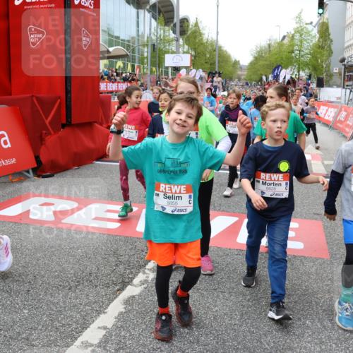 25.04.2026 - Das Zehntel Strokosch-Dieckow http://msf.ph/oto/9582397 25.04.2026 10:57:38 Ziel 5102, 5657, 5661, 5708, 5764, 5813, 5855, 6416, 6502, 6619, 6627, 6628, 6637, 6644, 6645, 6652, 6655, 6697, 6716, 6755, 6756, 6882, 6916, 7120, 7141, 7405, 7522, 7527, 7665, 8013, 8035, 5102, 5657, 5661, 5708, 5764, 5813, 5855, 6416, 6502, 6619, 6627, 6628, 6637, 6644, 6645, 6652, 6655, 6697, 6716, 6755, 6756, 6882, 6916, 7120, 7141, 7405, 7522, 7527, 7665, 8013, 8035 meine-sportfotos.de