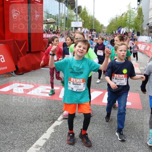 25.04.2026 - Das Zehntel Strokosch-Dieckow http://msf.ph/oto/9582408 25.04.2026 10:57:38 Ziel 5102, 5657, 5661, 5708, 5764, 5813, 5855, 6416, 6502, 6619, 6627, 6628, 6637, 6644, 6645, 6652, 6655, 6697, 6716, 6755, 6756, 6882, 6916, 7120, 7141, 7405, 7522, 7527, 7665, 8013, 8035, 5102, 5657, 5661, 5708, 5764, 5813, 5855, 6416, 6502, 6619, 6627, 6628, 6637, 6644, 6645, 6652, 6655, 6697, 6716, 6755, 6756, 6882, 6916, 7120, 7141, 7405, 7522, 7527, 7665, 8013, 8035 meine-sportfotos.de