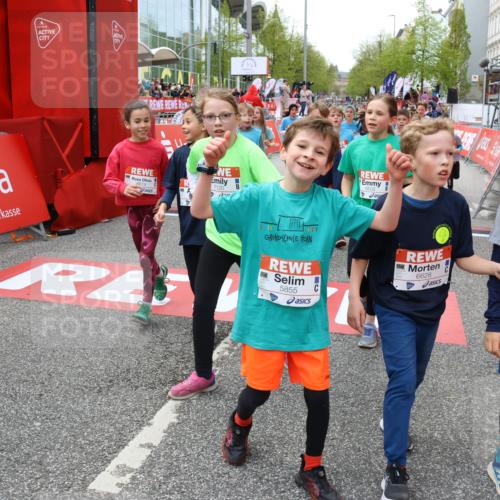 25.04.2026 - Das Zehntel Strokosch-Dieckow http://msf.ph/oto/9582454 25.04.2026 10:57:38 Ziel 5102, 5657, 5661, 5708, 5764, 5813, 5855, 6416, 6502, 6619, 6627, 6628, 6637, 6644, 6645, 6652, 6655, 6697, 6716, 6755, 6756, 6882, 6916, 7120, 7141, 7405, 7522, 7527, 7665, 8013, 8035, 5102, 5657, 5661, 5708, 5764, 5813, 5855, 6416, 6502, 6619, 6627, 6628, 6637, 6644, 6645, 6652, 6655, 6697, 6716, 6755, 6756, 6882, 6916, 7120, 7141, 7405, 7522, 7527, 7665, 8013, 8035 meine-sportfotos.de