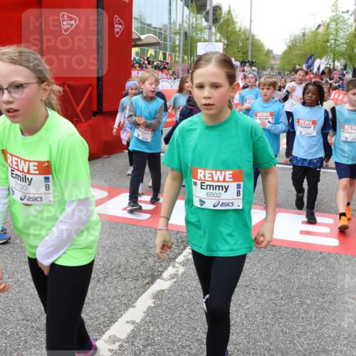 25.04.2026 - Das Zehntel Strokosch-Dieckow http://msf.ph/oto/9582539 25.04.2026 10:57:39 Ziel 5097, 5102, 5657, 5661, 5708, 5764, 5813, 6416, 6502, 6619, 6627, 6628, 6637, 6644, 6645, 6652, 6655, 6716, 6755, 6756, 6882, 6916, 7120, 7405, 7522, 7527, 7665, 7802, 8013, 8035, 5097, 5102, 5657, 5661, 5708, 5764, 5813, 6416, 6502, 6619, 6627, 6628, 6637, 6644, 6645, 6652, 6655, 6716, 6755, 6756, 6882, 6916, 7120, 7405, 7522, 7527, 7665, 7802, 8013, 8035 meine-sportfotos.de