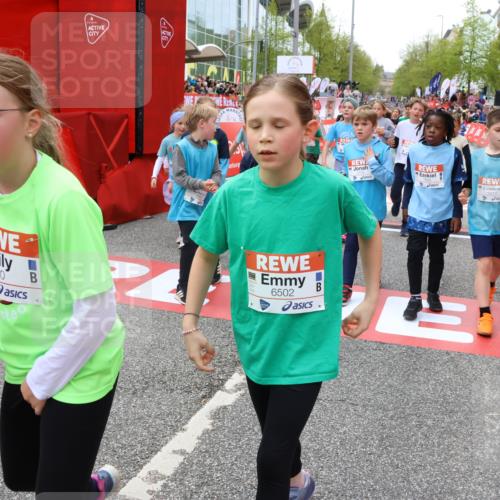 25.04.2026 - Das Zehntel Strokosch-Dieckow http://msf.ph/oto/9582563 25.04.2026 10:57:40 Ziel 5097, 5102, 5531, 5657, 5661, 5708, 5813, 6403, 6416, 6502, 6619, 6627, 6628, 6637, 6644, 6645, 6652, 6655, 6716, 6755, 6756, 6882, 6916, 7522, 7527, 7665, 7802, 8013, 8035, 5097, 5102, 5531, 5657, 5661, 5708, 5813, 6403, 6416, 6502, 6619, 6627, 6628, 6637, 6644, 6645, 6652, 6655, 6716, 6755, 6756, 6882, 6916, 7522, 7527, 7665, 7802, 8013, 8035 meine-sportfotos.de
