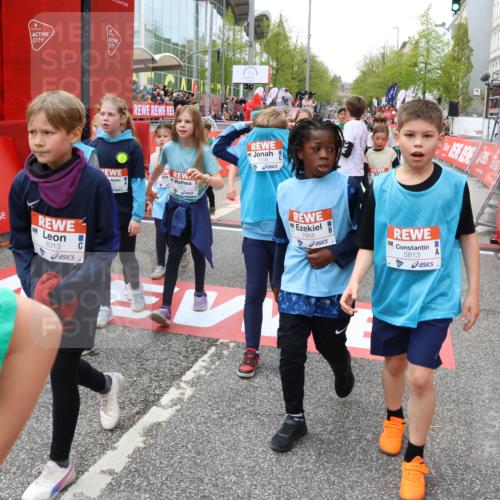 25.04.2026 - Das Zehntel Strokosch-Dieckow http://msf.ph/oto/9582606 25.04.2026 10:57:41 Ziel 5097, 5102, 5531, 5657, 5661, 5708, 5709, 5813, 6403, 6416, 6502, 6619, 6627, 6628, 6637, 6644, 6652, 6655, 6755, 6882, 6916, 7008, 7522, 7527, 7665, 7802, 8013, 8035, 5097, 5102, 5531, 5657, 5661, 5708, 5709, 5813, 6403, 6416, 6502, 6619, 6627, 6628, 6637, 6644, 6652, 6655, 6755, 6882, 6916, 7008, 7522, 7527, 7665, 7802, 8013, 8035 meine-sportfotos.de