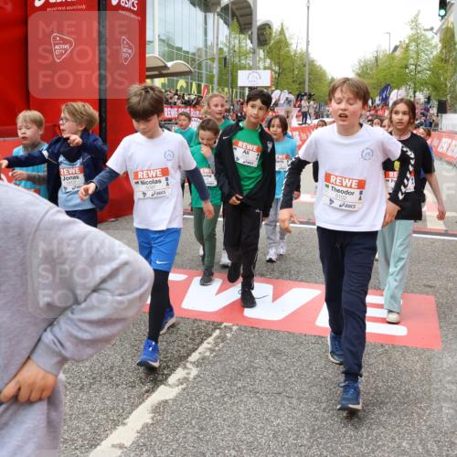 25.04.2026 - Das Zehntel Strokosch-Dieckow http://msf.ph/oto/9582769 25.04.2026 10:57:46 Ziel 3995, 5097, 5441, 5531, 5709, 5854, 5929, 6149, 6294, 6309, 6403, 6530, 6551, 6916, 6996, 7008, 7714, 7727, 7802, 7888, 7932, 8035, 3995, 5097, 5441, 5531, 5709, 5854, 5929, 6149, 6294, 6309, 6403, 6530, 6551, 6916, 6996, 7008, 7714, 7727, 7802, 7888, 7932, 8035 meine-sportfotos.de