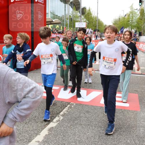 25.04.2026 - Das Zehntel Strokosch-Dieckow http://msf.ph/oto/9582780 25.04.2026 10:57:46 Ziel 3995, 5097, 5441, 5531, 5709, 5854, 5929, 6149, 6294, 6309, 6403, 6530, 6551, 6916, 6996, 7008, 7714, 7727, 7802, 7888, 7932, 8035, 3995, 5097, 5441, 5531, 5709, 5854, 5929, 6149, 6294, 6309, 6403, 6530, 6551, 6916, 6996, 7008, 7714, 7727, 7802, 7888, 7932, 8035 meine-sportfotos.de