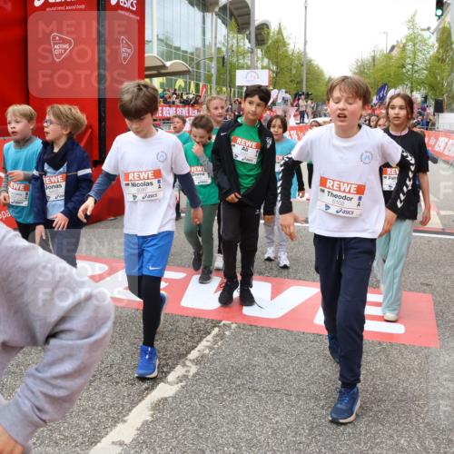 25.04.2026 - Das Zehntel Strokosch-Dieckow http://msf.ph/oto/9582794 25.04.2026 10:57:46 Ziel 3995, 5097, 5441, 5531, 5709, 5854, 5929, 6149, 6294, 6309, 6403, 6530, 6551, 6916, 6996, 7008, 7714, 7727, 7802, 7888, 7932, 8035, 3995, 5097, 5441, 5531, 5709, 5854, 5929, 6149, 6294, 6309, 6403, 6530, 6551, 6916, 6996, 7008, 7714, 7727, 7802, 7888, 7932, 8035 meine-sportfotos.de