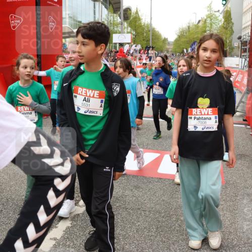 25.04.2026 - Das Zehntel Strokosch-Dieckow http://msf.ph/oto/9582878 25.04.2026 10:57:47 Ziel 3995, 5097, 5441, 5531, 5617, 5709, 5854, 5929, 6118, 6149, 6294, 6309, 6403, 6530, 6551, 6996, 7008, 7714, 7727, 7802, 7888, 7932, 3995, 5097, 5441, 5531, 5617, 5709, 5854, 5929, 6118, 6149, 6294, 6309, 6403, 6530, 6551, 6996, 7008, 7714, 7727, 7802, 7888, 7932 meine-sportfotos.de