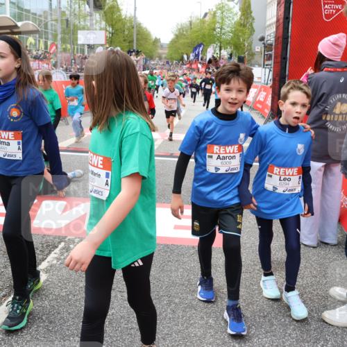 25.04.2026 - Das Zehntel Strokosch-Dieckow http://msf.ph/oto/9582882 25.04.2026 10:57:49 Ziel 3995, 5441, 5617, 5709, 5854, 5929, 6118, 6149, 6215, 6294, 6309, 6530, 6551, 6903, 6996, 7008, 7060, 7291, 7594, 7714, 7727, 7888, 7932, 3995, 5441, 5617, 5709, 5854, 5929, 6118, 6149, 6215, 6294, 6309, 6530, 6551, 6903, 6996, 7008, 7060, 7291, 7594, 7714, 7727, 7888, 7932 meine-sportfotos.de