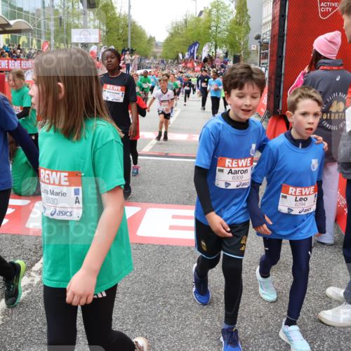 25.04.2026 - Das Zehntel Strokosch-Dieckow http://msf.ph/oto/9582894 25.04.2026 10:57:49 Ziel 3995, 5441, 5617, 5709, 5854, 5929, 6118, 6149, 6215, 6294, 6309, 6530, 6551, 6903, 6996, 7008, 7060, 7291, 7594, 7714, 7727, 7888, 7932, 3995, 5441, 5617, 5709, 5854, 5929, 6118, 6149, 6215, 6294, 6309, 6530, 6551, 6903, 6996, 7008, 7060, 7291, 7594, 7714, 7727, 7888, 7932 meine-sportfotos.de