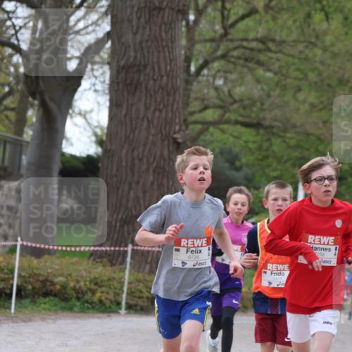25.04.2026 - Das Zehntel Zöllner http://msf.ph/oto/9582962 25.04.2026 10:37:44 Laufen 6726, 7412, 6158 meine-sportfotos.de