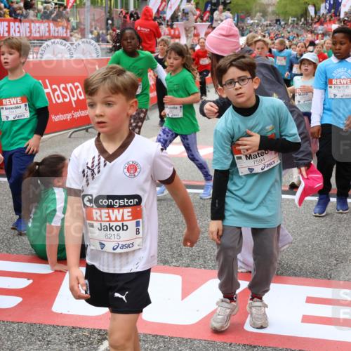 25.04.2026 - Das Zehntel Strokosch-Dieckow http://msf.ph/oto/9583021 25.04.2026 10:57:53 Ziel 5386, 5441, 5561, 5617, 5773, 5780, 5789, 5867, 5913, 5929, 6118, 6149, 6215, 6280, 6551, 6646, 6670, 6903, 6915, 6996, 7060, 7072, 7291, 7576, 7594, 7639, 7711, 7811, 7947, 7959, 5386, 5441, 5561, 5617, 5773, 5780, 5789, 5867, 5913, 5929, 6118, 6149, 6215, 6280, 6551, 6646, 6670, 6903, 6915, 6996, 7060, 7072, 7291, 7576, 7594, 7639, 7711, 7811, 7947, 7959 meine-sportfotos.de